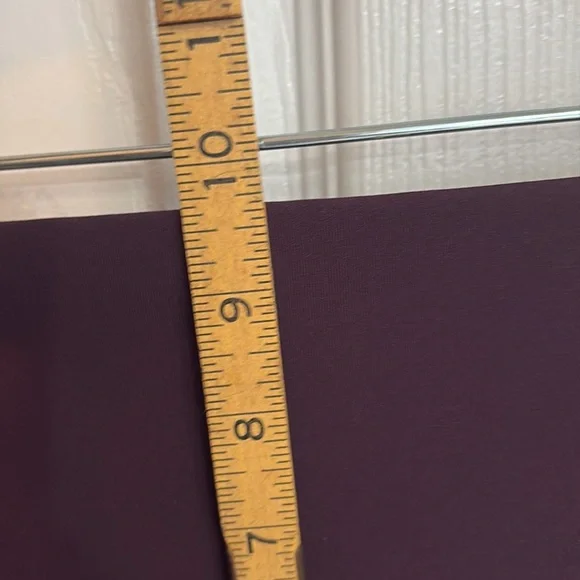 Burgundy Lululemon leggings Sz 6 - Picture 8 of 9